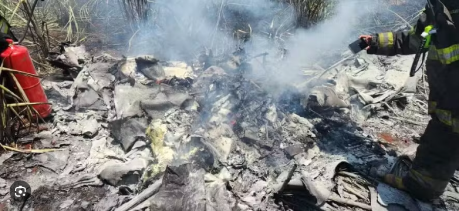 Avião de pequeno porte cai em Quadra (SP) na tarde de sábado(15) e mata casal; causas do acidente são investigadas
